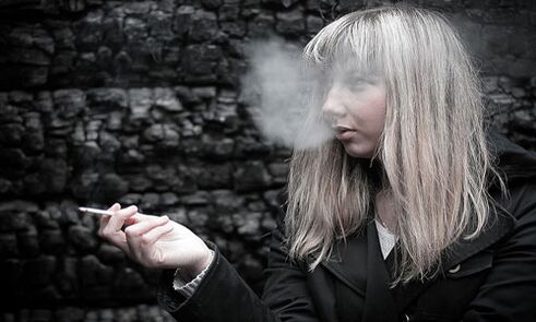 ποιο είναι το όνειρο μιας γυναίκας που καπνίζει